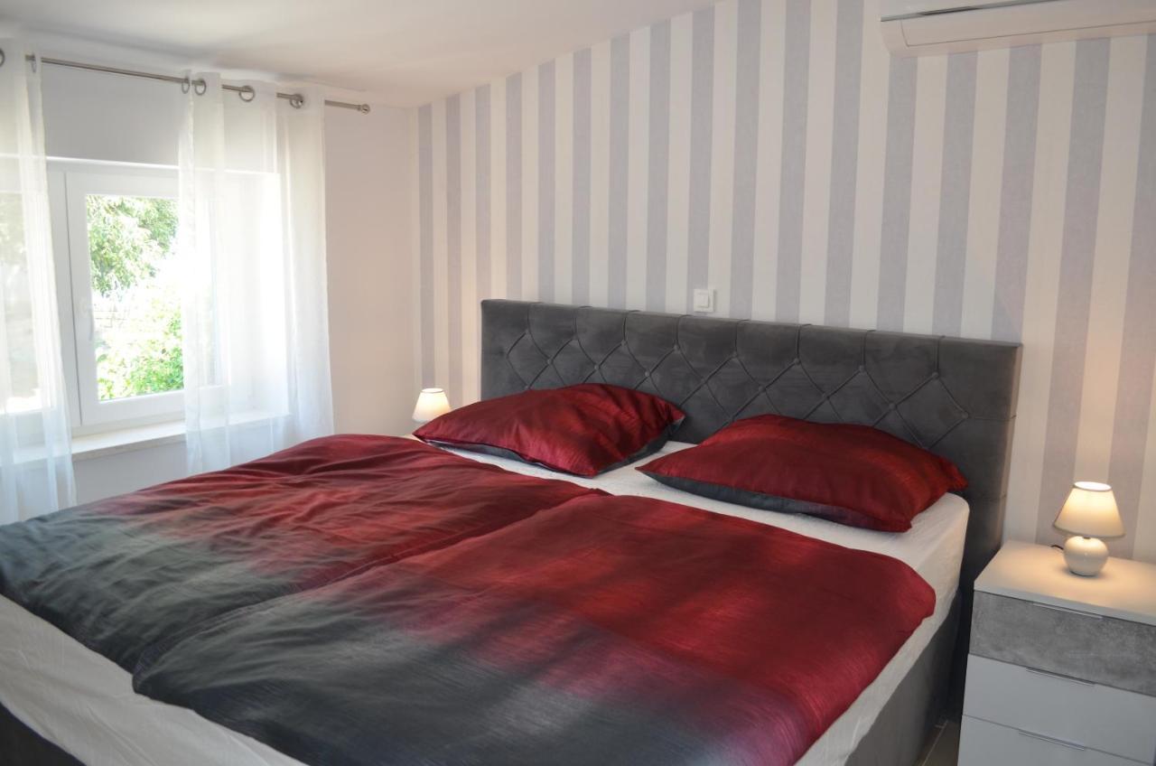 Apartments Korina Crikvenica Bagian luar foto